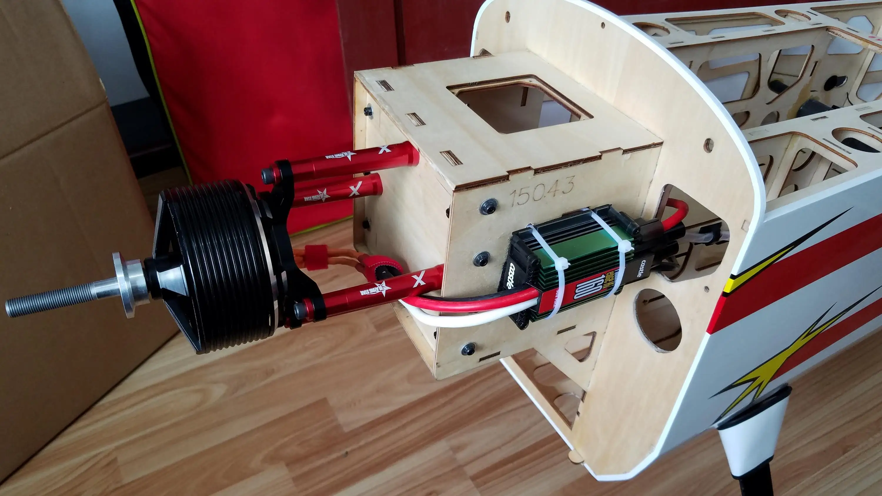 Brushless Motor Thrust Test Stand - KUZA EF staffa in alluminio motore
